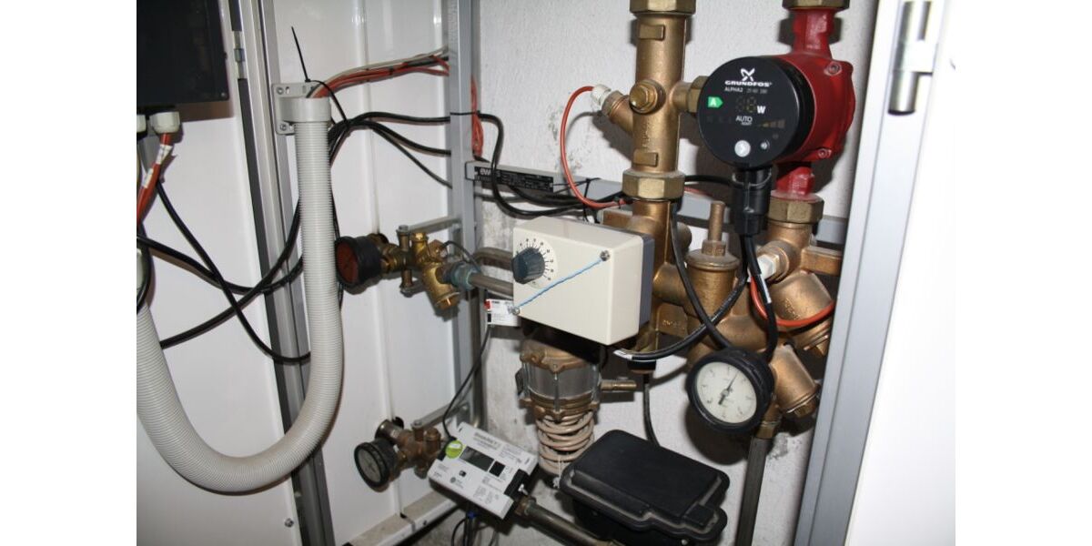 Provisionsfrei* Top modernisierte Kapitalanlage ohne Sanierungsstau in Duisburg-Hochfeld - Mehrfamilienhaus mit 277 m² Wohnfläche, vollvermietet, provisionsfrei vom Dachdecker - Mehrfamilienhaus, Wohnhaus Duisburg Duisburg-Mitte | Angebot:26067970