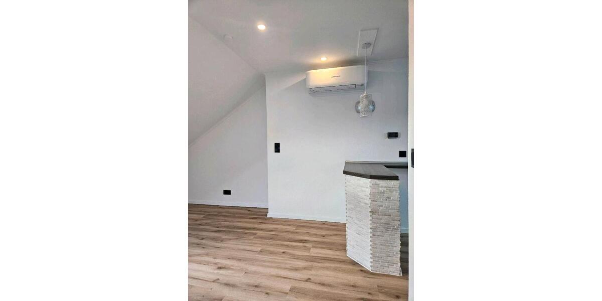 Dachgeschoßwohnung Duisburg Rheinhausen - 3 Zimmer, 80 m&sup2;, 750&euro; | Angebot:25935334