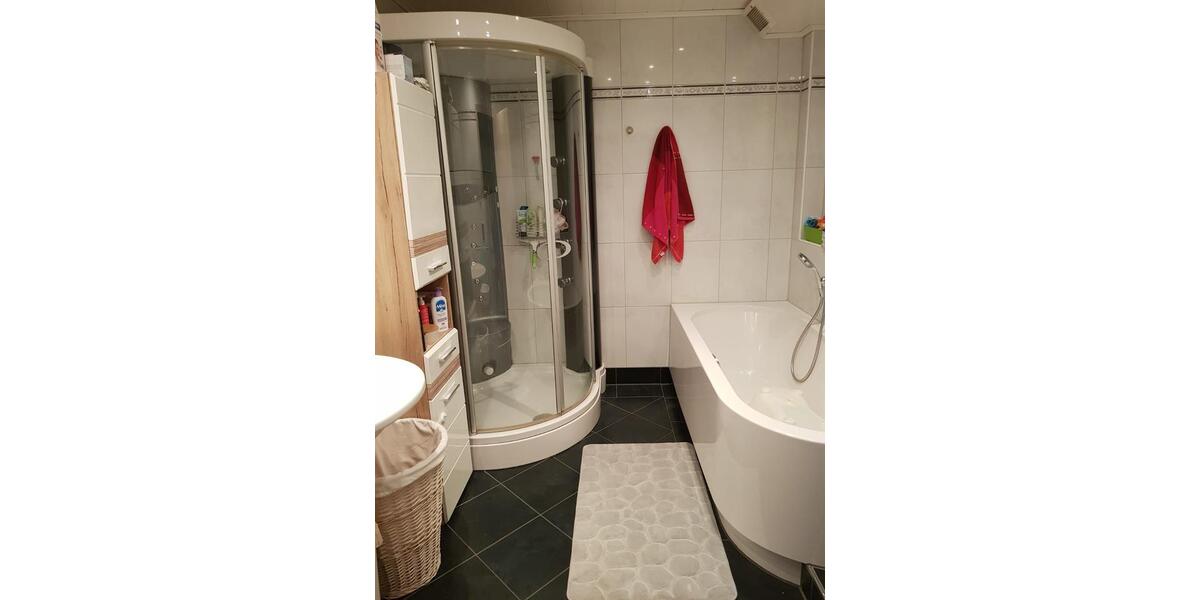 Etagenwohnung Duisburg Hochheide - 3 Zimmer, 83 m&sup2;, 280.000&euro; | Angebot:27298976