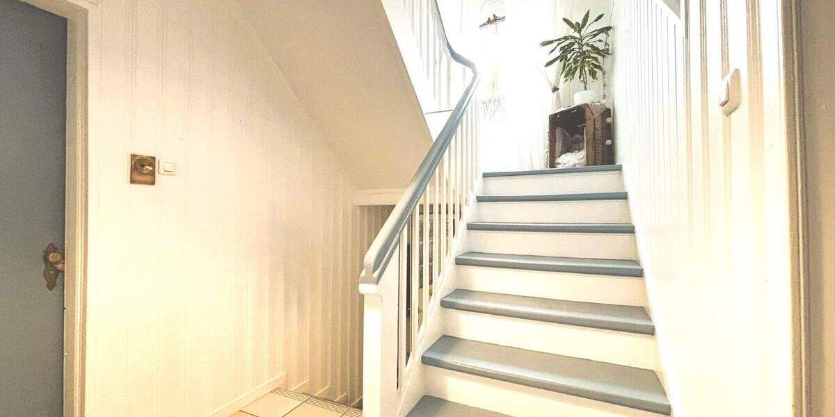 Mehrfamilienhaus, Wohnhaus Duisburg Hochemmerich - 9 Zimmer, 170 m&sup2;, 320.000&euro; | Angebot:25779365