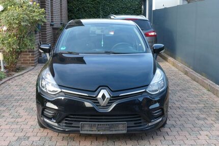 Renault Clio 137.385 km 5.750 &euro; Xanten 46509