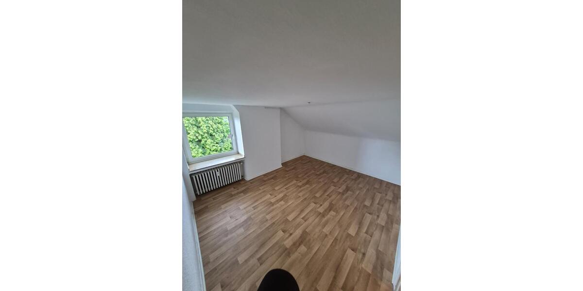 Dachgeschoßwohnung Dinslaken Lohberg - 3.5 Zimmer, 67 m&sup2;, 770&euro; | Angebot:26603542