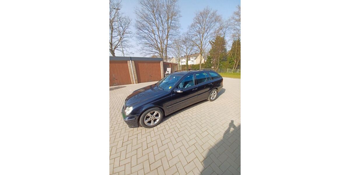 Mercedes-Benz C 180 152.626 km 4.450 &euro; Duisburg 47119