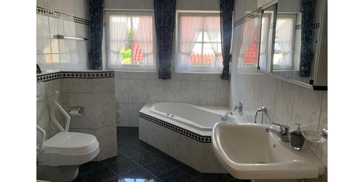 Einfamilienhaus Geldern - 8 Zimmer, 185 m&sup2;, 549.000&euro; | Angebot:24514548