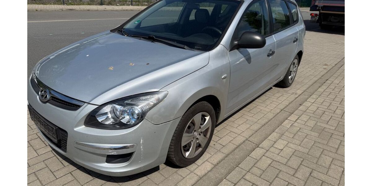 Hyundai i30 271.000 km 1.299 &euro; Borken 46325