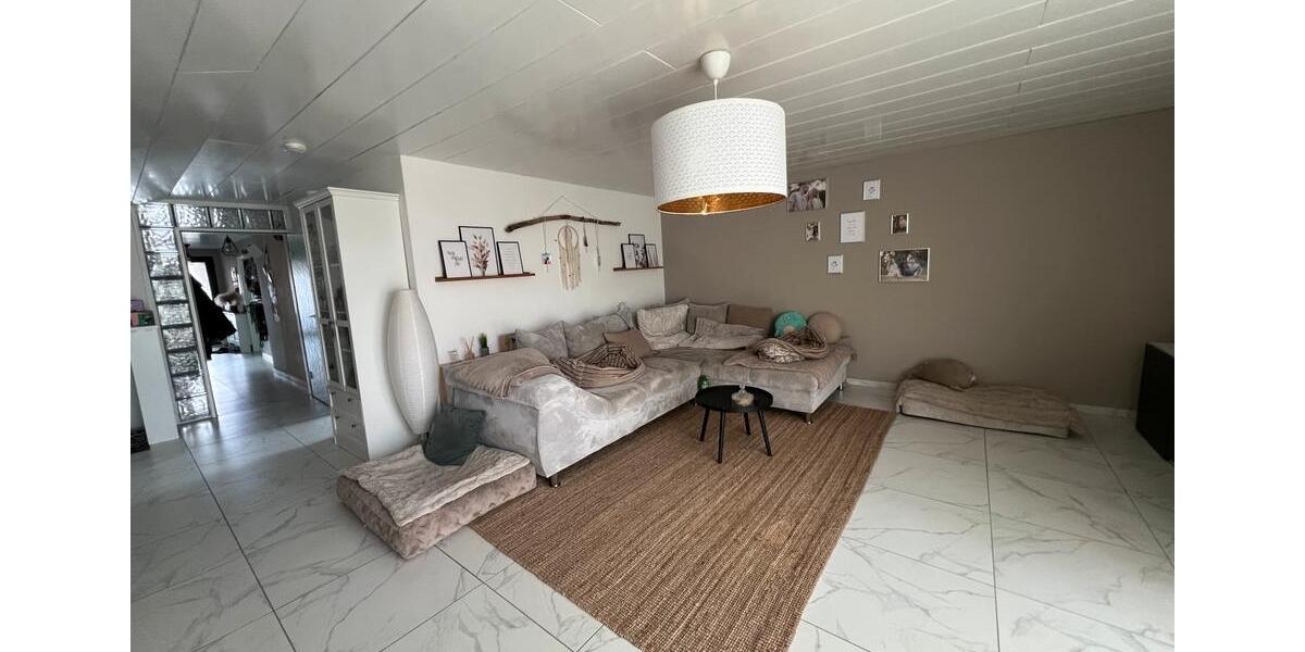 Dachgeschoßwohnung Hünxe - 4 Zimmer, 100 m&sup2;, 790&euro; | Angebot:26005016