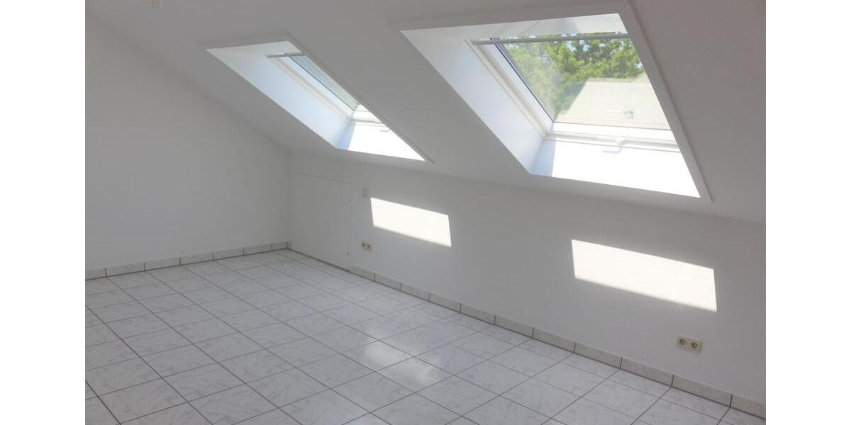 Dachgeschoßwohnung Dinslaken Lohberg - 2.5 Zimmer, 76 m&sup2;, 730&euro; | Angebot:26633965