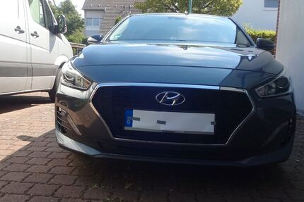 Hyundai i30 76.500 km 11.900 &euro; Duisburg 47239