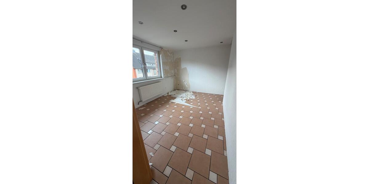 Dachgeschoßwohnung Oberhausen Schmachtendorf - 3.5 Zimmer, 95 m&sup2;, 1.200&euro; | Angebot:26603573