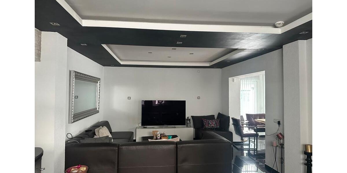 Bungalow Duisburg Hochheide - 3 Zimmer, 106 m&sup2;, 1.900&euro; | Angebot:25396682