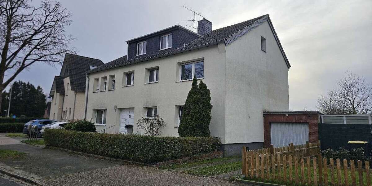 Einfamilienhaus Moers Hochstraß - 10 Zimmer, 312 m&sup2;, 649.000&euro; | Angebot:24802025