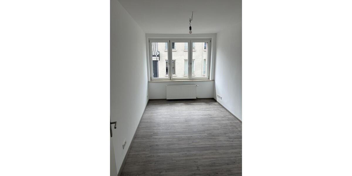 Etagenwohnung Duisburg - 4 Zimmer, 120 m&sup2;, 1.130&euro; | Angebot:26439190