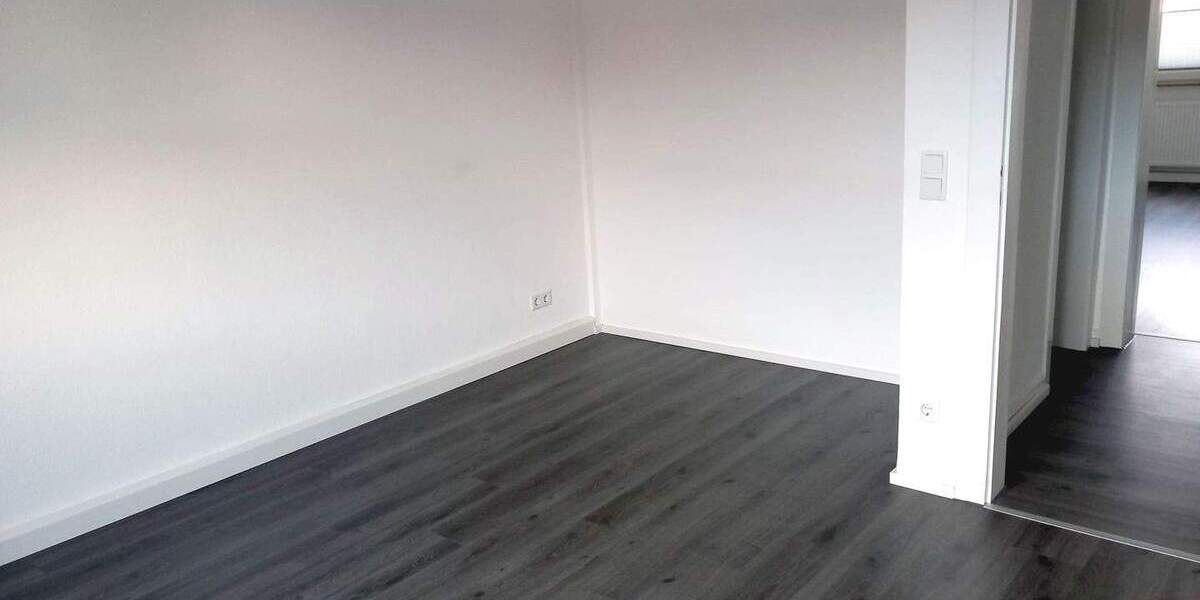 Etagenwohnung Oberhausen Osterfeld-West - 2 Zimmer, 70 m&sup2;, 598&euro; | Angebot:25706535