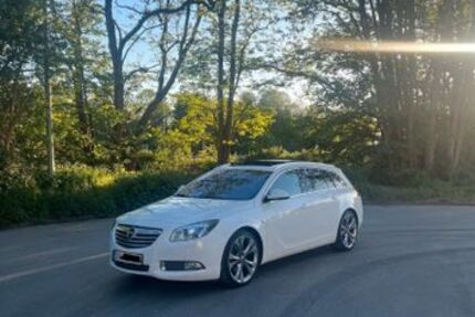 Opel Insignia 163.000 km 7.499 &euro; Duisburg 47226