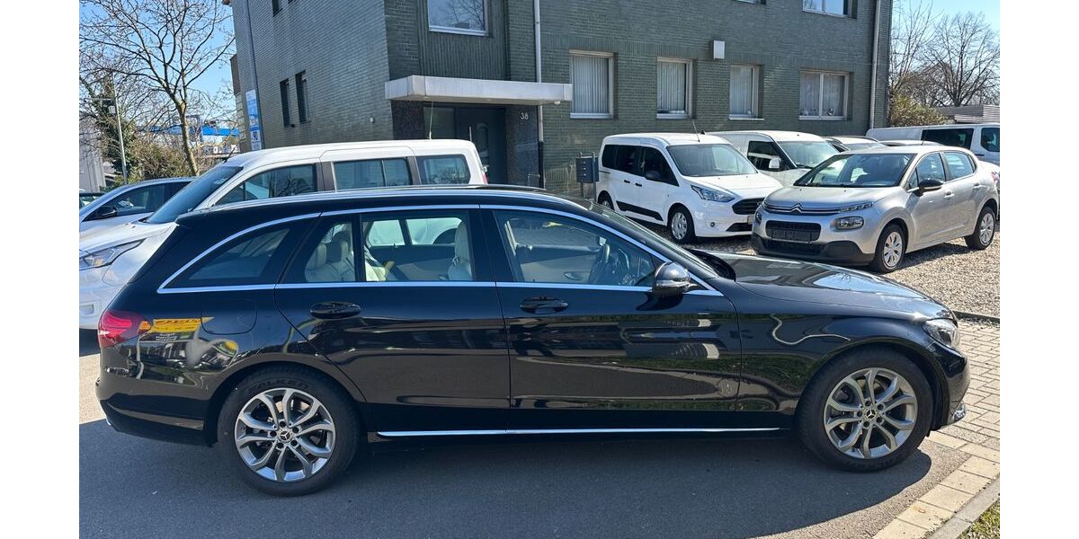 Mercedes-Benz C 180 136.000 km 15.880 &euro; Duisburg 47138
