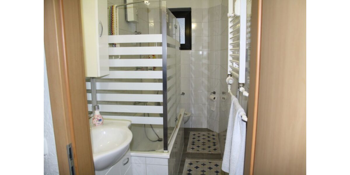 Provisionsfrei* Top modernisierte Kapitalanlage ohne Sanierungsstau in Duisburg-Hochfeld - Mehrfamilienhaus mit 277 m² Wohnfläche, vollvermietet, provisionsfrei vom Dachdecker - Mehrfamilienhaus, Wohnhaus Duisburg Duisburg-Mitte | Angebot:26067970