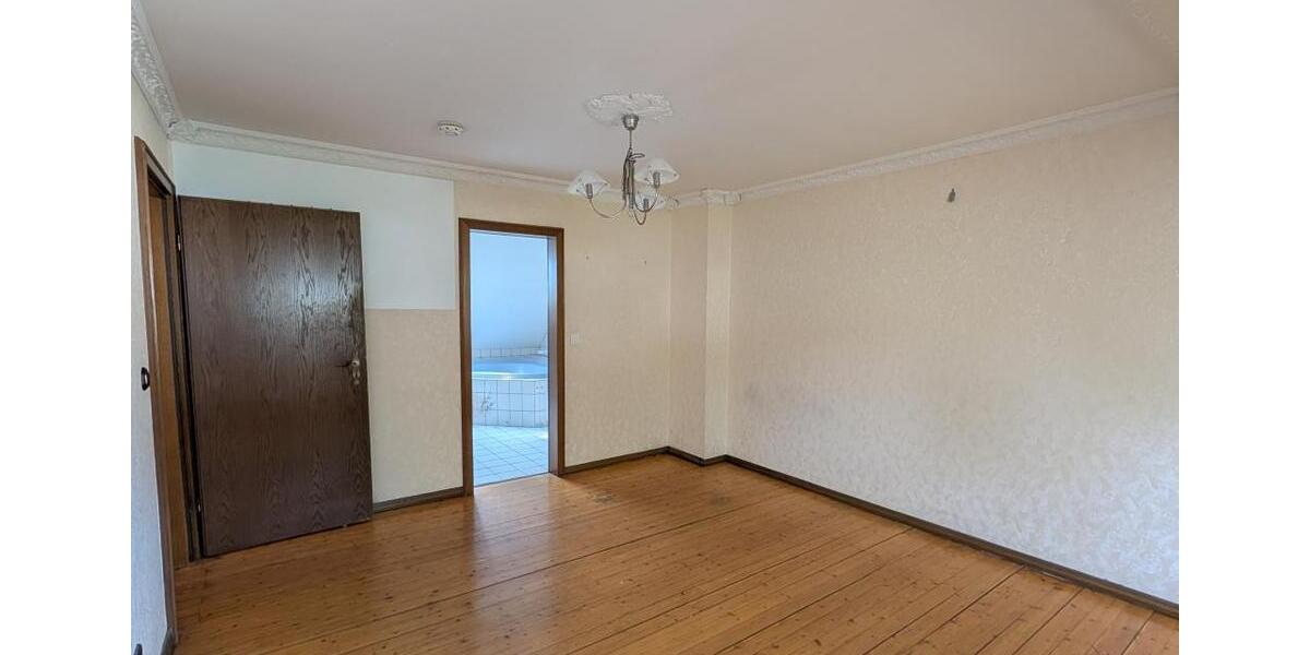 Dachgeschoßwohnung Duisburg Beeck - 3 Zimmer, 109 m&sup2;, 699&euro; | Angebot:25699114