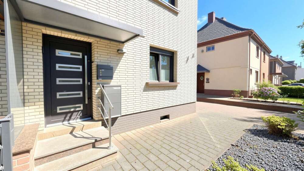 Kernsanierte Doppelhaushälfte mit ca. 106 m² Fläche, Garten, Garage und Einbauküche - Doppelhaushälfte Duisburg Hamborn | Angebot:27052641