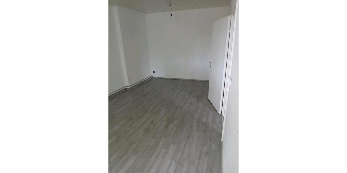 Dachgeschoßwohnung Gladbeck Alt-Rentfort - 3.5 Zimmer, 82 m&sup2;, 900&euro; | Angebot:26591576