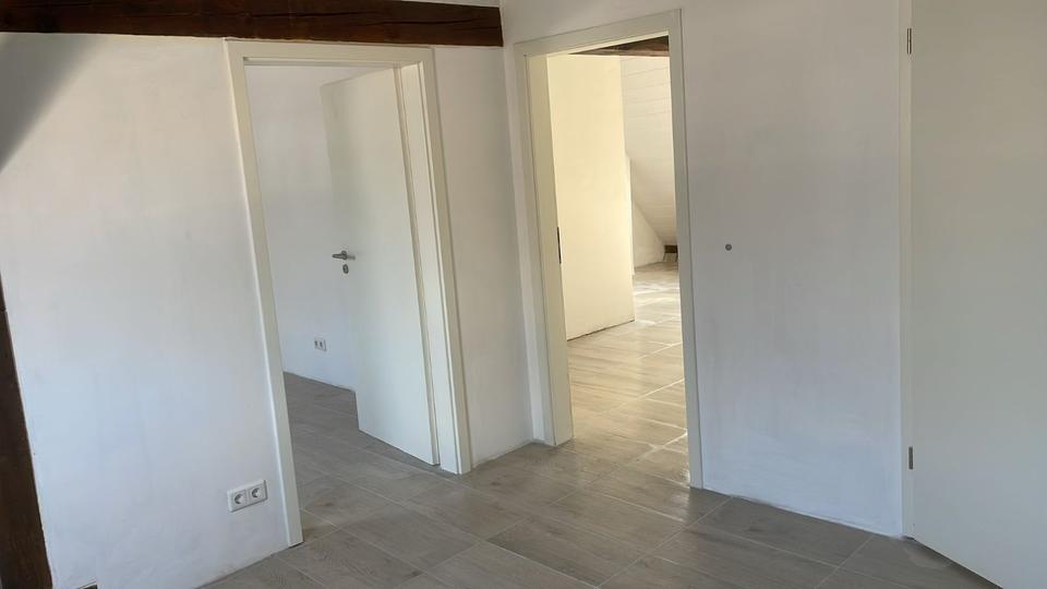 Dachgeschoßwohnung Rees - 4 Zimmer, 97 m&sup2;, 1.100&euro; | Angebot:25935356