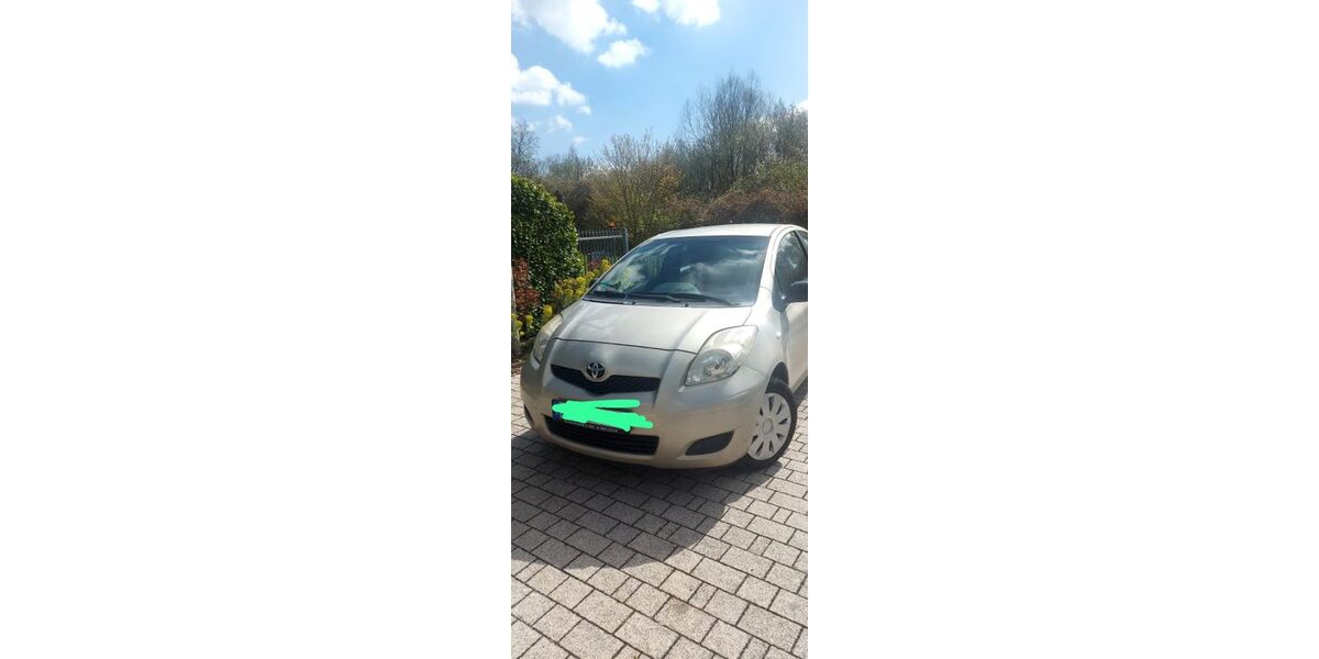 Toyota Yaris 213.300 km 2.650 &euro; Kamp-Lintfort 47475