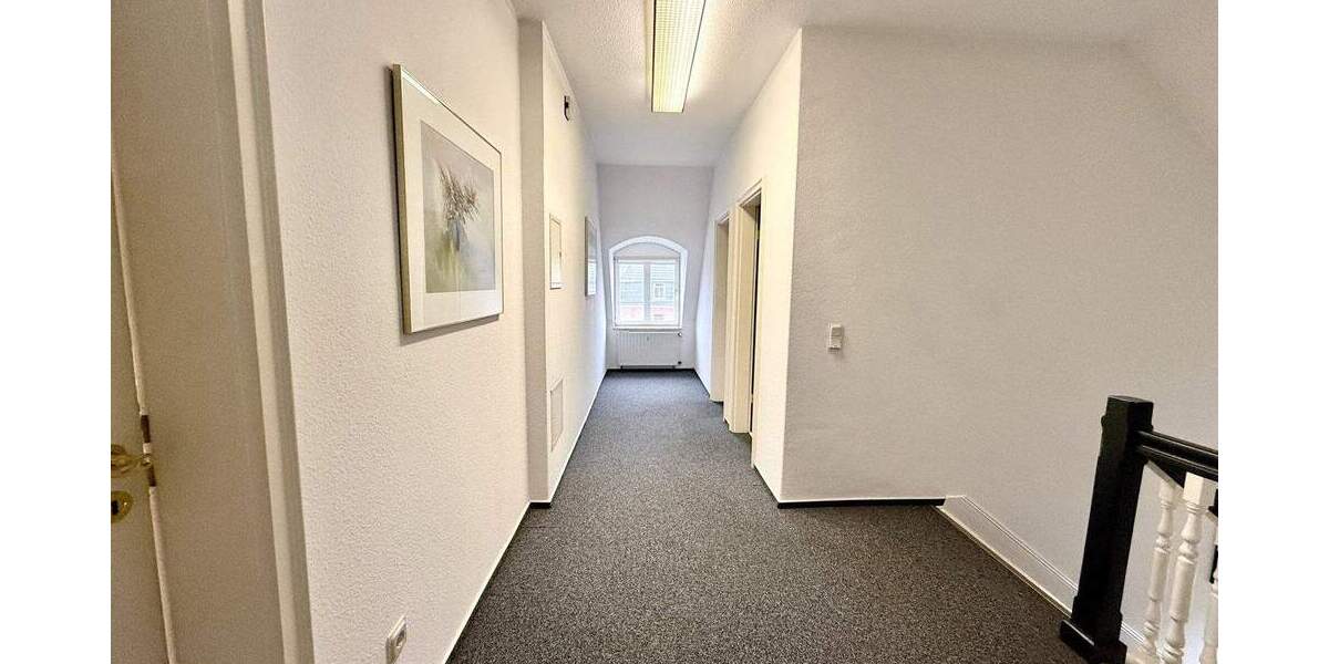 Gewerbeobjekt Geldern - 8 Zimmer, 260 m&sup2;, 1.875&euro; | Angebot:25701959