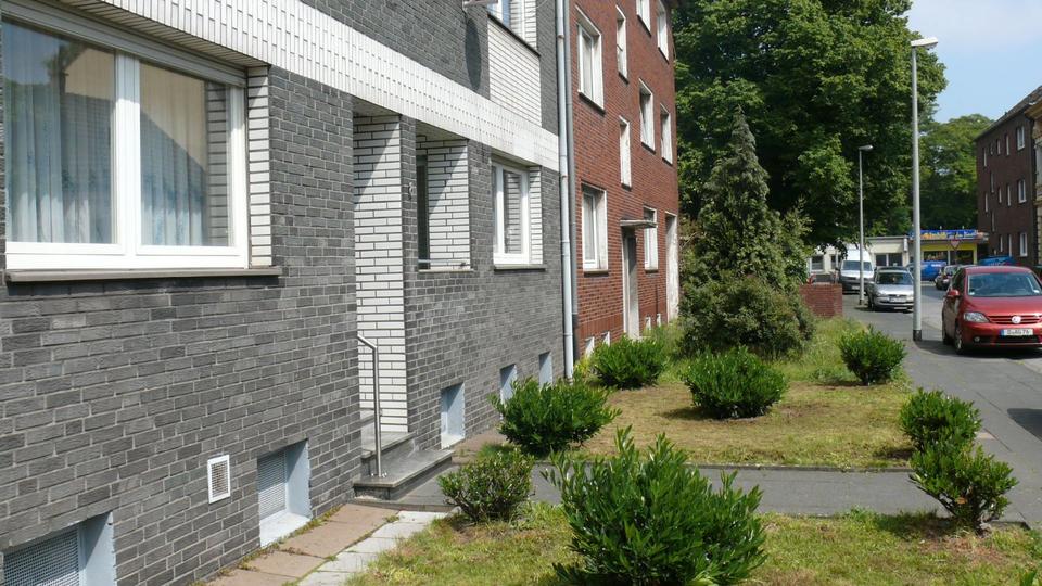 Dachgeschoßwohnung Duisburg Mittelmeiderich - 2 Zimmer, 45 m&sup2;, 300&euro; | Angebot:26613561
