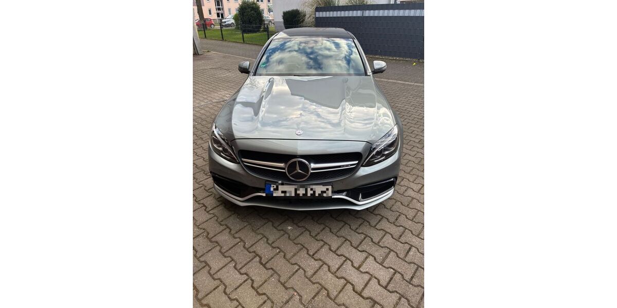 Mercedes-Benz C 63 AMG 232.789 km 27.900 &euro; Duisburg 47179