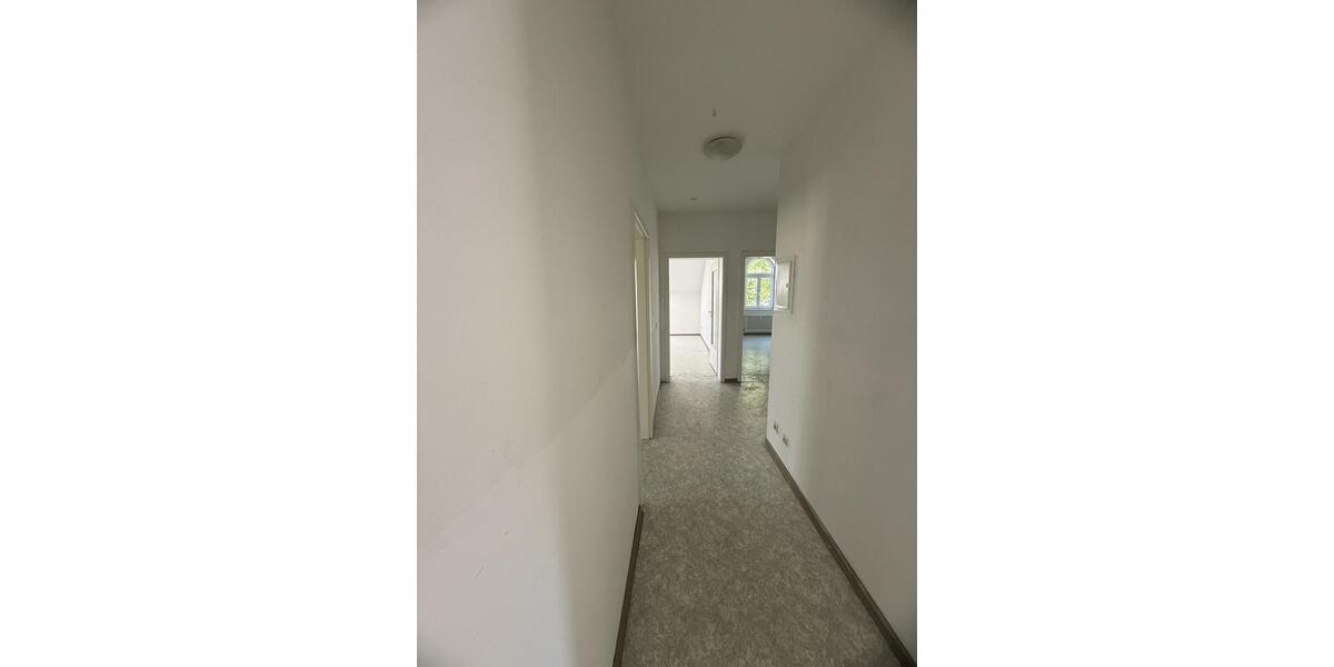 Dachgeschoßwohnung Duisburg Hamborn - 3.5 Zimmer, 68 m&sup2;, 363&euro; | Angebot:26539891