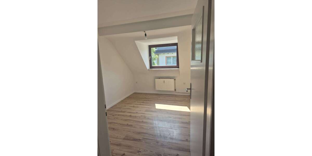 Etagenwohnung Duisburg Mittelmeiderich - 3.5 Zimmer, 60 m&sup2;, 450&euro; | Angebot:27086724