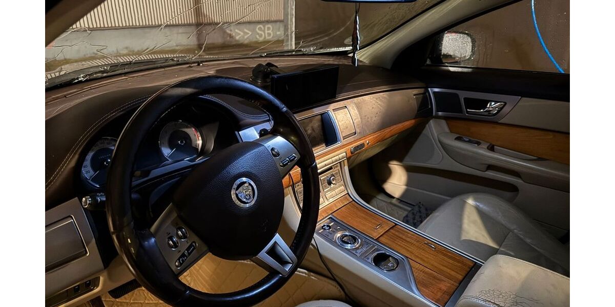 Jaguar XF 180.000 km 8.799 &euro; Bocholt 46397