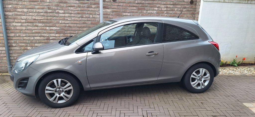 Opel Corsa 123.000 km 4.100 &euro; Weeze 47652