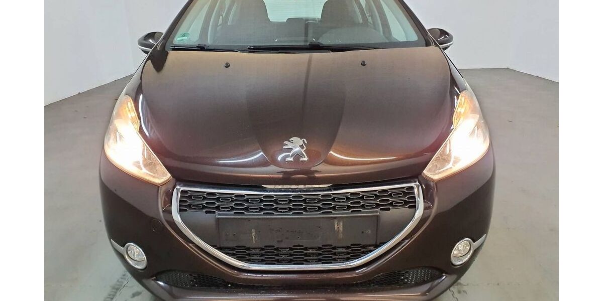 Peugeot 208 158.000 km 3.990 &euro; Bocholt 46395