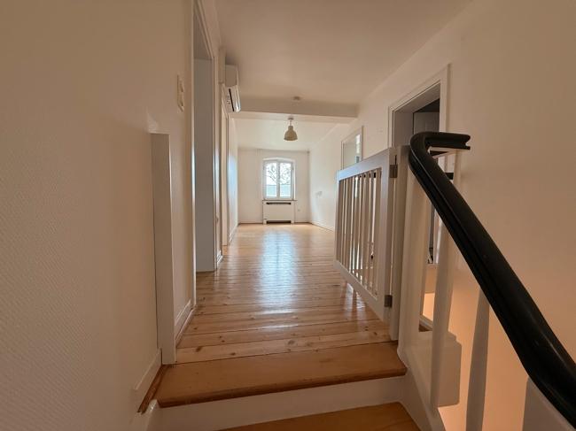 Erdgeschoßwohnung Duisburg Rheinhausen - 7 Zimmer, 211 m&sup2;, 2.000&euro; | Angebot:25962714