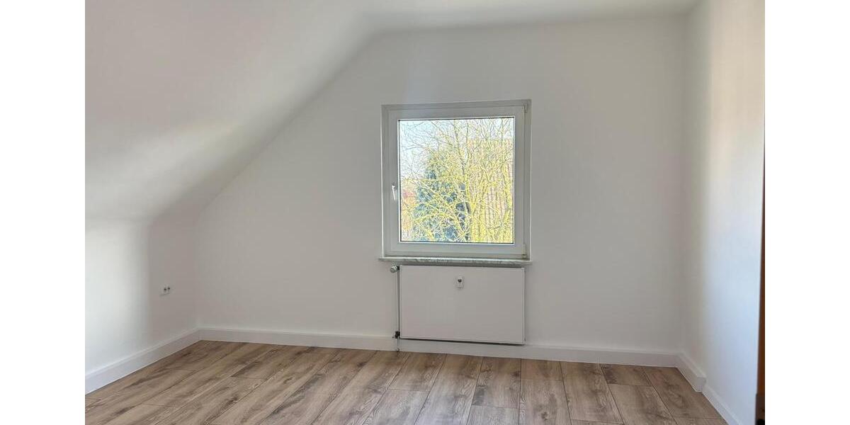 Dachgeschoßwohnung Gelsenkirchen Gelsenkirchen-Nord - 3 Zimmer, 58 m&sup2;, 82.000&euro; | Angebot:25886651