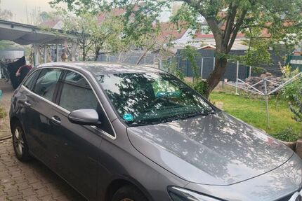 Mercedes-Benz B 180 178.000 km 18.400 &euro; Duisburg 47226