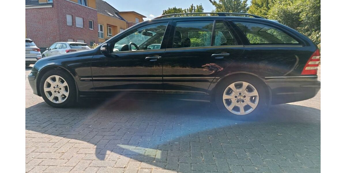 Mercedes-Benz C 200 355.000 km 3.750 &euro; Duisburg 47167