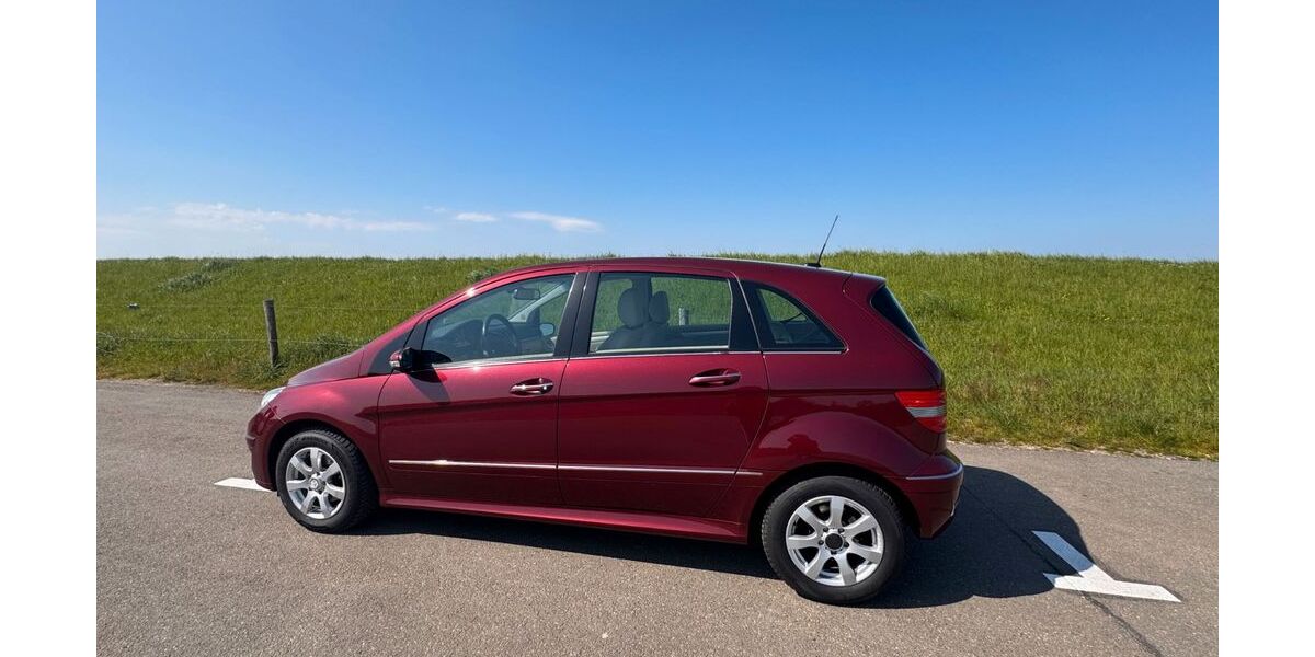 Mercedes-Benz B 150 139.400 km 3.950 &euro; Rees 46459