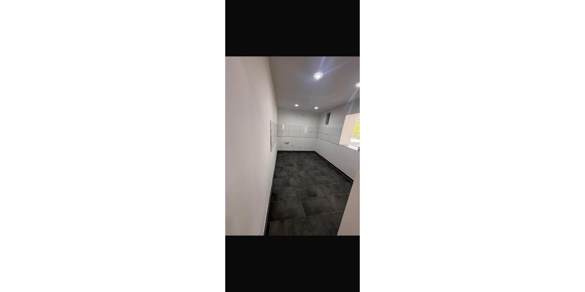 Etagenwohnung Duisburg Rheinhausen - 5 Zimmer, 180 m&sup2;, 1.300&euro; | Angebot:26516432