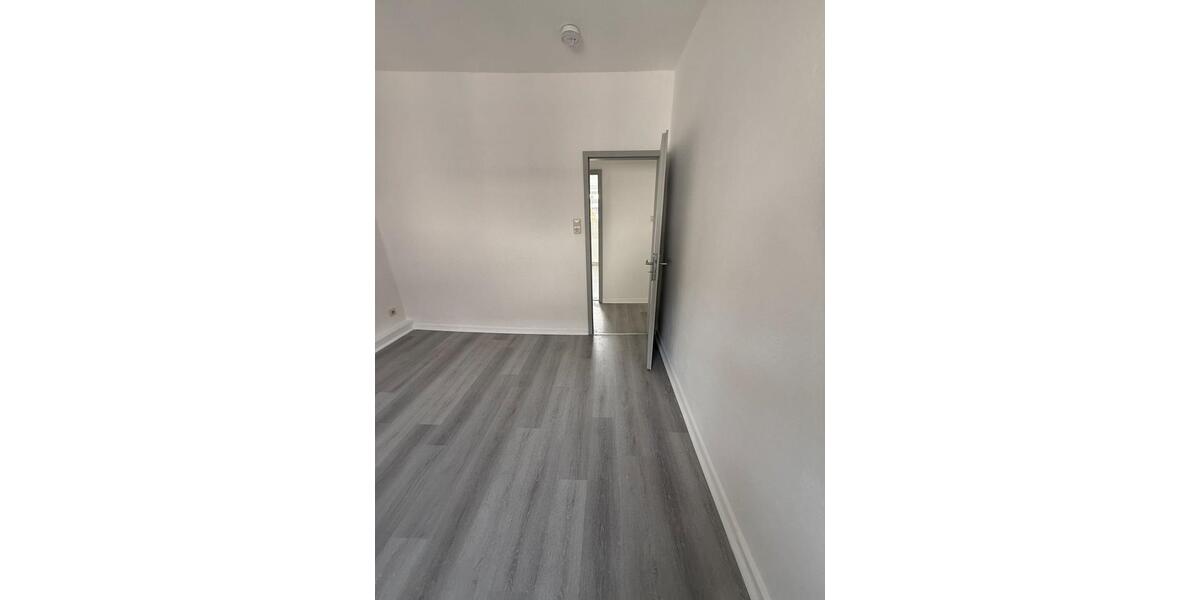 Dachgeschoßwohnung Duisburg Essenberg - 3 Zimmer, 70 m&sup2;, 490&euro; | Angebot:26598026