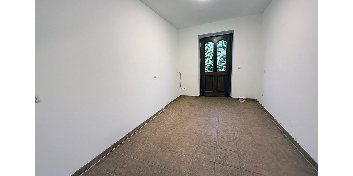 Dachgeschoßwohnung Issum - 5 Zimmer, 140 m&sup2;, 1.300&euro; | Angebot:26249906
