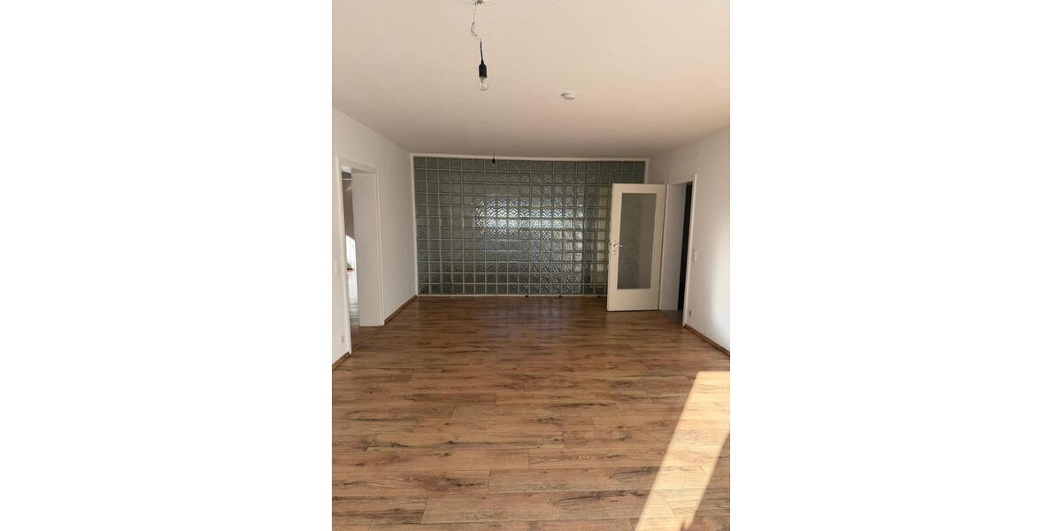Etagenwohnung Duisburg Essenberg - 3 Zimmer, 74 m&sup2;, 495&euro; | Angebot:25646850