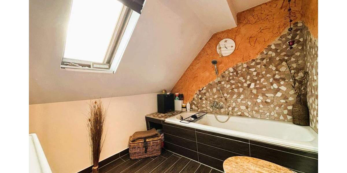 Mehrfamilienhaus, Wohnhaus Duisburg Hochemmerich - 9 Zimmer, 170 m&sup2;, 320.000&euro; | Angebot:25779365