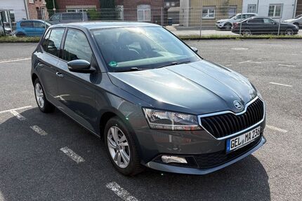 Skoda Fabia 88.500 km 11.990 &euro; Issum 47661