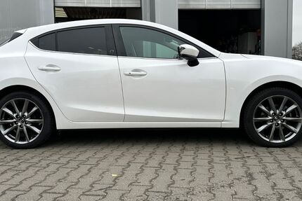 Mazda 3 110.000 km 14.499 &euro; Kevelaer 47623