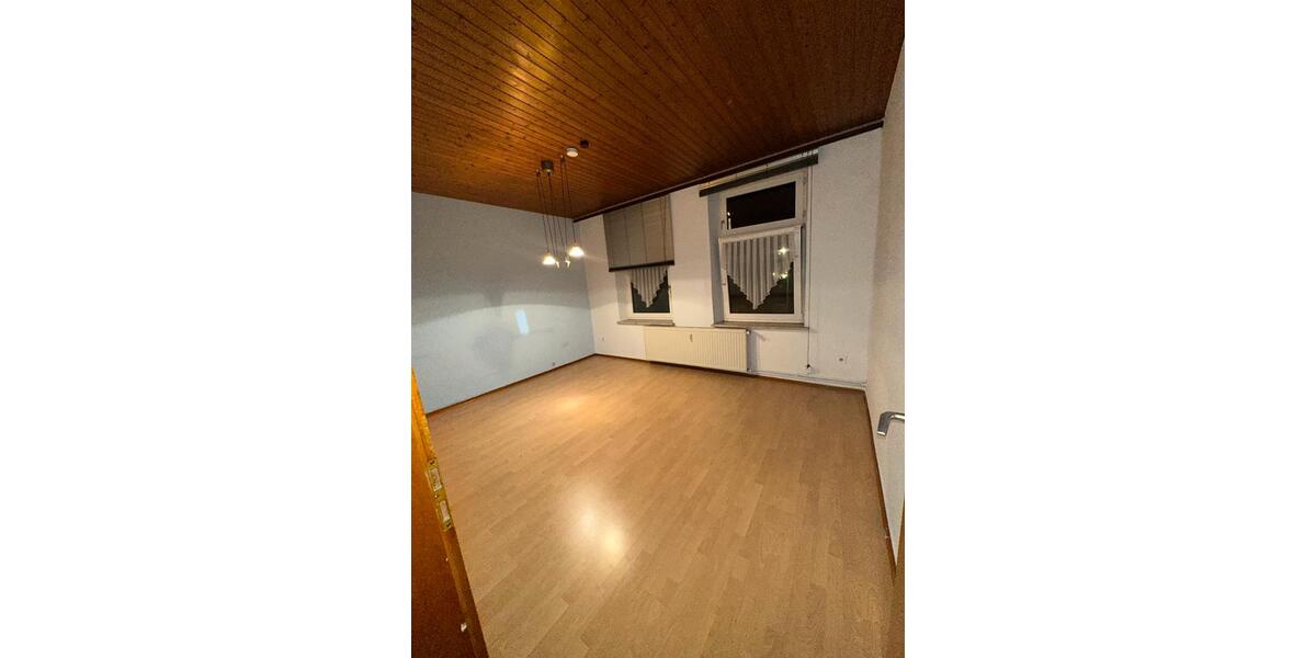 Etagenwohnung Duisburg Mittelmeiderich - 2.5 Zimmer, 70 m&sup2;, 850&euro; | Angebot:24862615