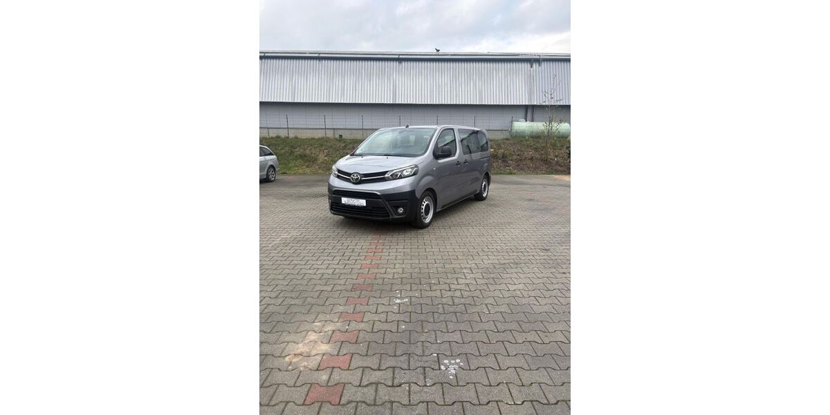 Toyota Proace (Verso) 95.395 km 26.999 &euro; Uedem 47589