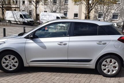 Hyundai i20 170.000 km 6.299 &euro; Duisburg 47053