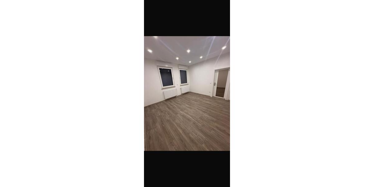 Etagenwohnung Duisburg Rheinhausen - 5 Zimmer, 180 m&sup2;, 1.300&euro; | Angebot:26516432