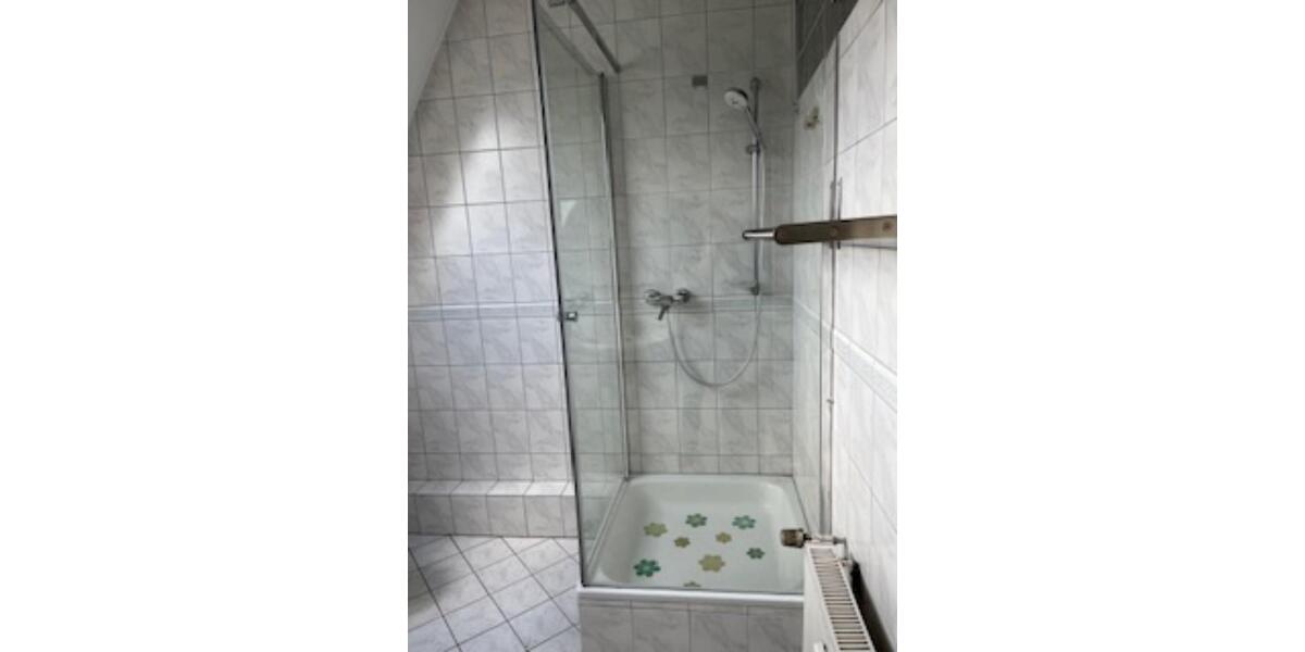 Dachgeschoßwohnung Duisburg - 4 Zimmer, 124 m&sup2;, 1.100&euro; | Angebot:25404238